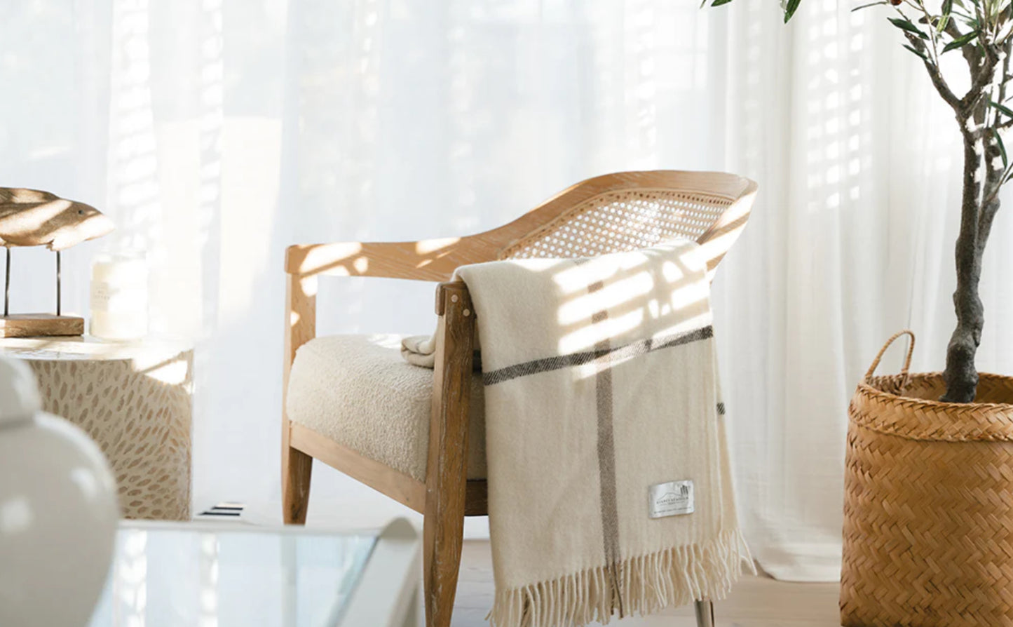 Waitoka White Throw BLANKET | RUANUI STATION