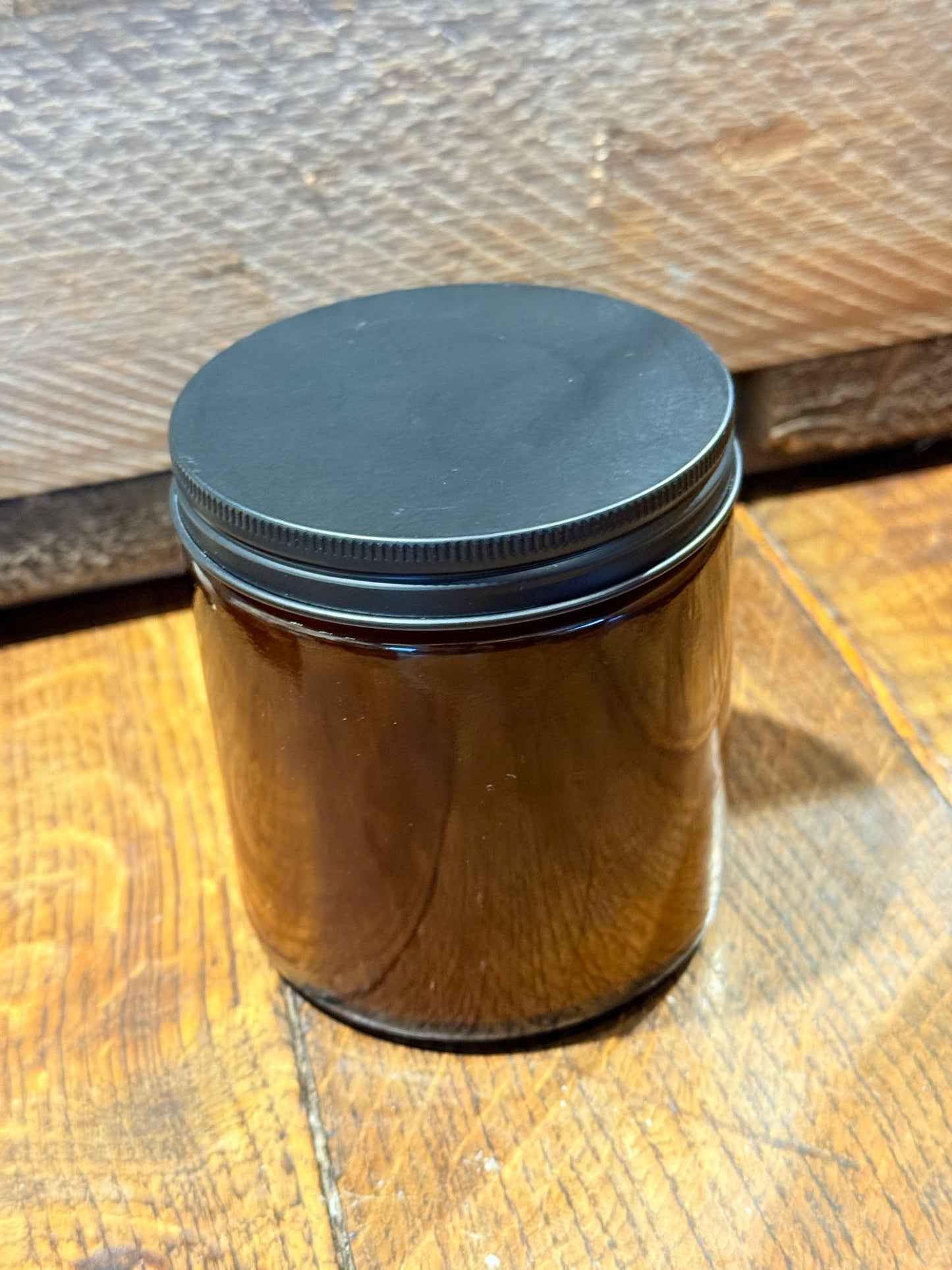 LEATHER AND OUD - CANDLE | REVOLOGY