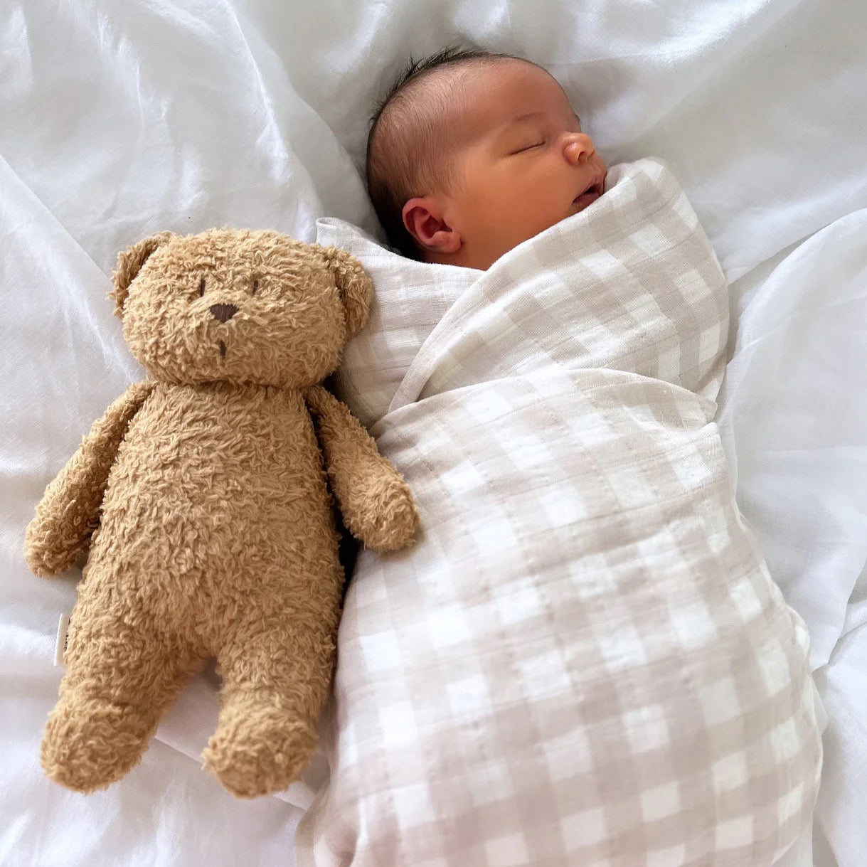 CLASSIC GINGHAM SWADDLE | SB