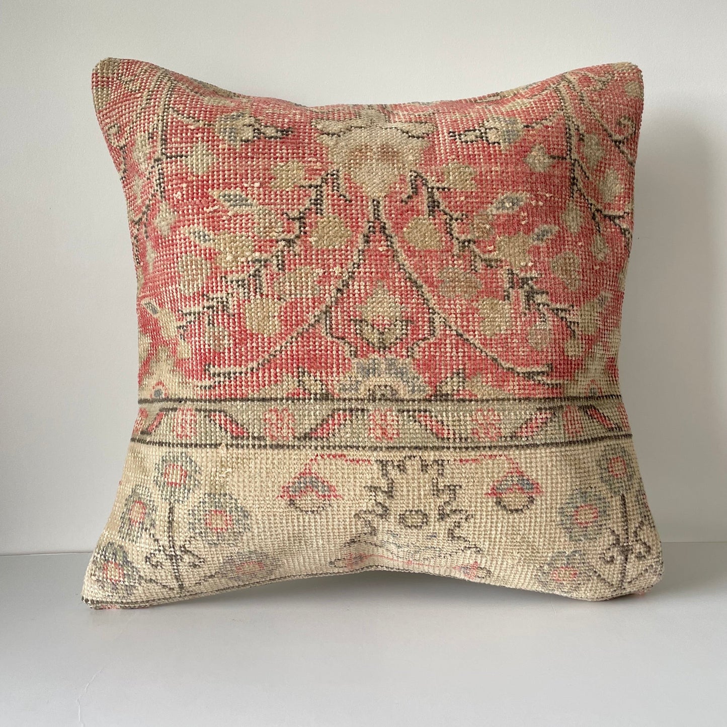 Vintage Cushion | REVOLOGY