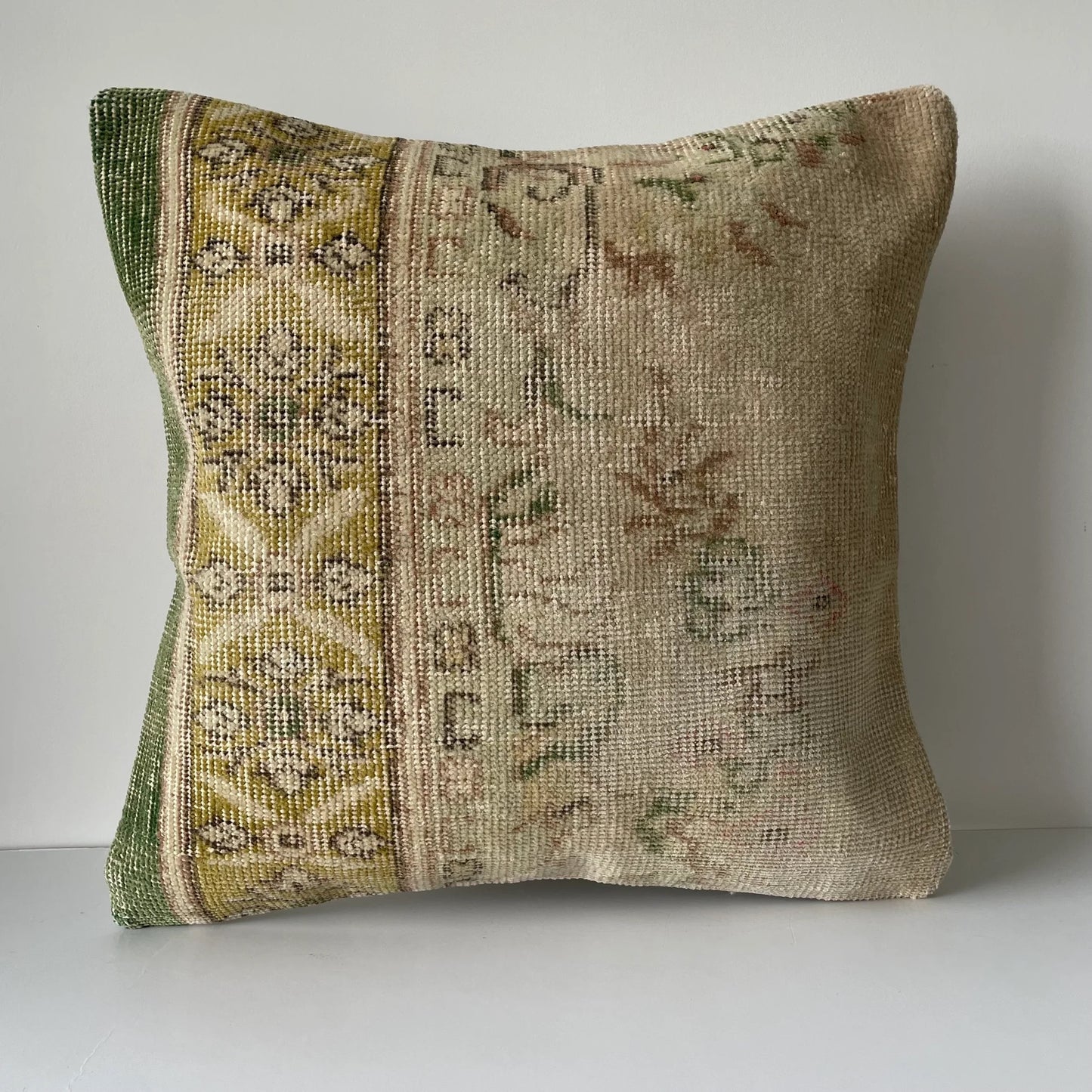 Vintage Cushion | REVOLOGY