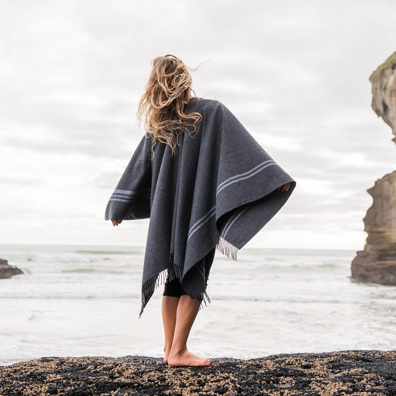 Cashmere and Merino PONCHO | REVOLOGY