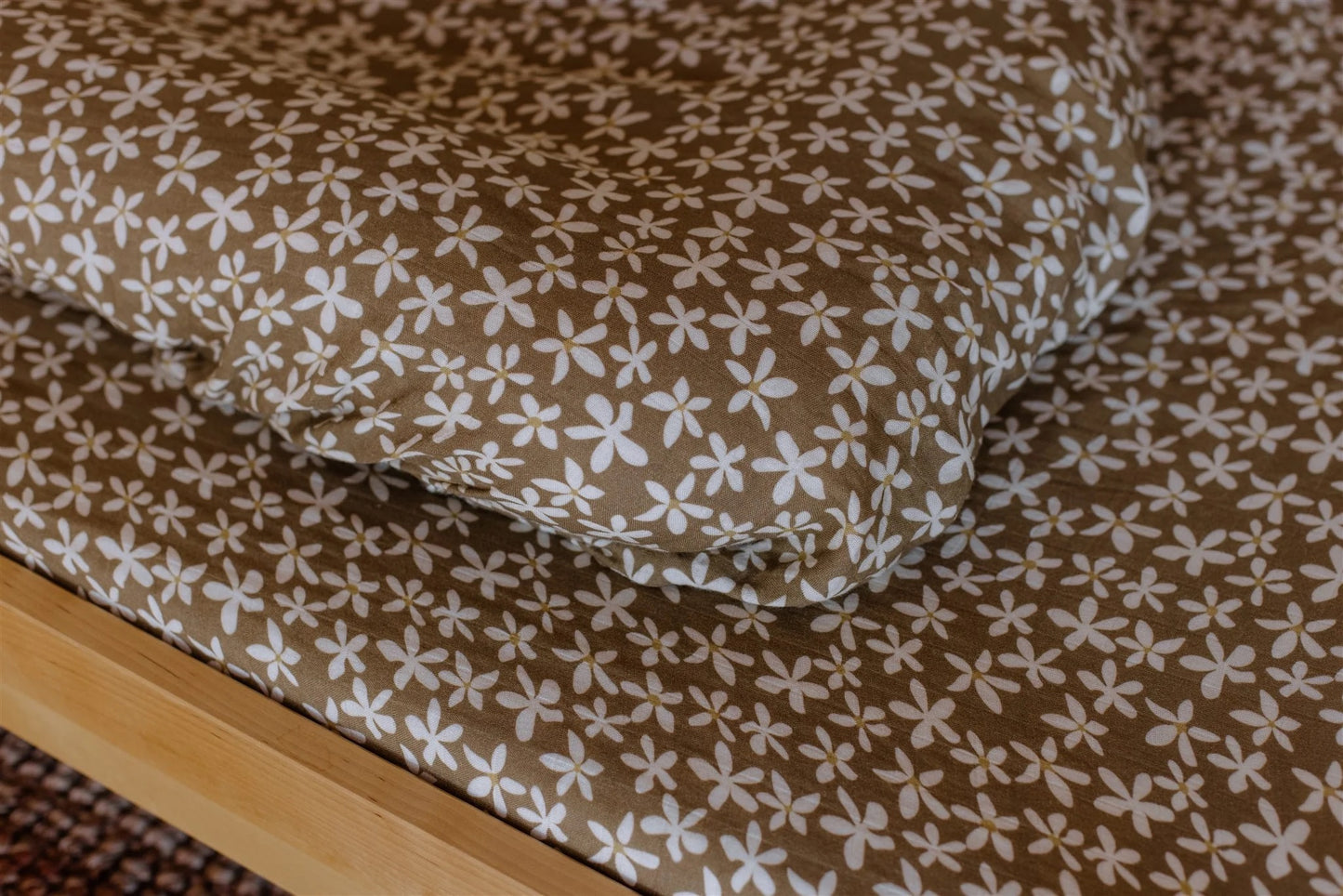 Fitted COT Sheet Elderflower | LENI