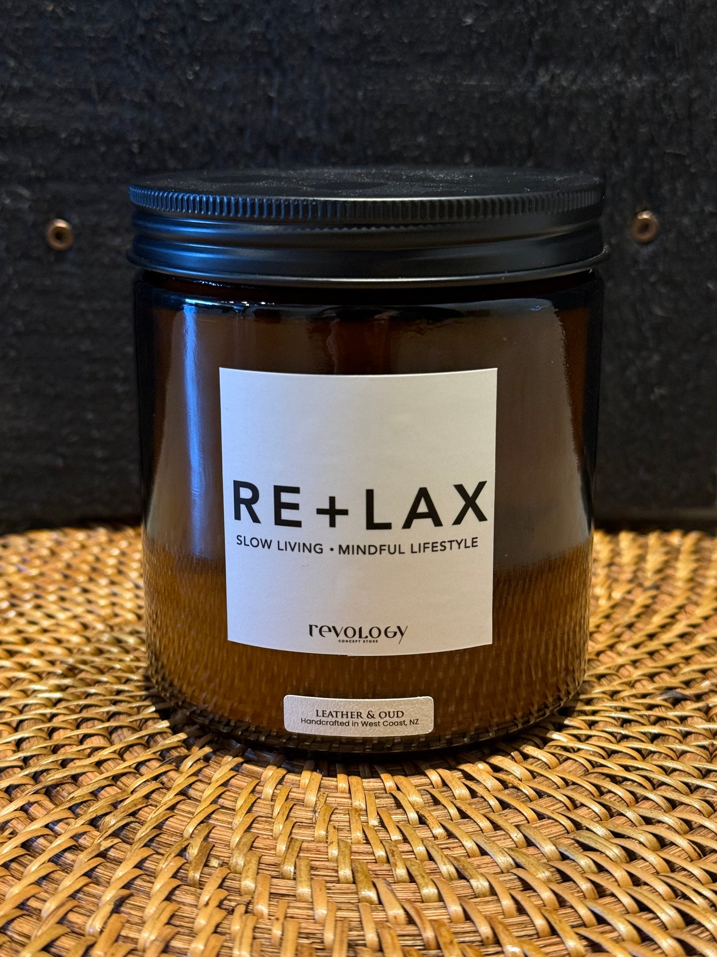 LEATHER AND OUD - Candle | REVOLOGY