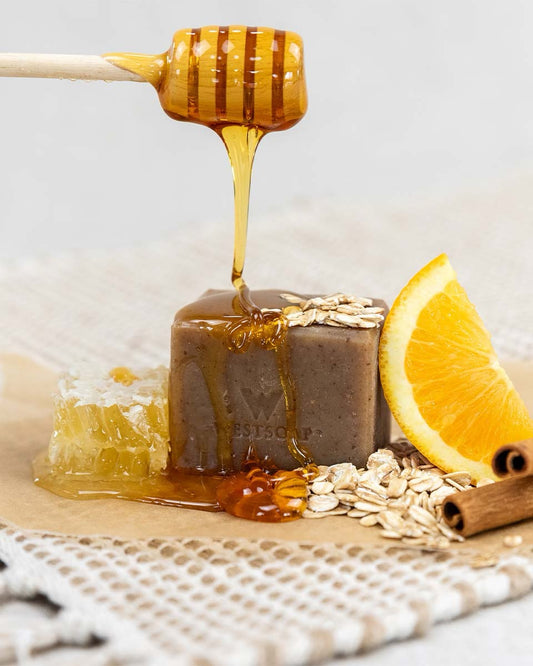 HANDMADE BODY SOAP -WILD HONEY AND OATS