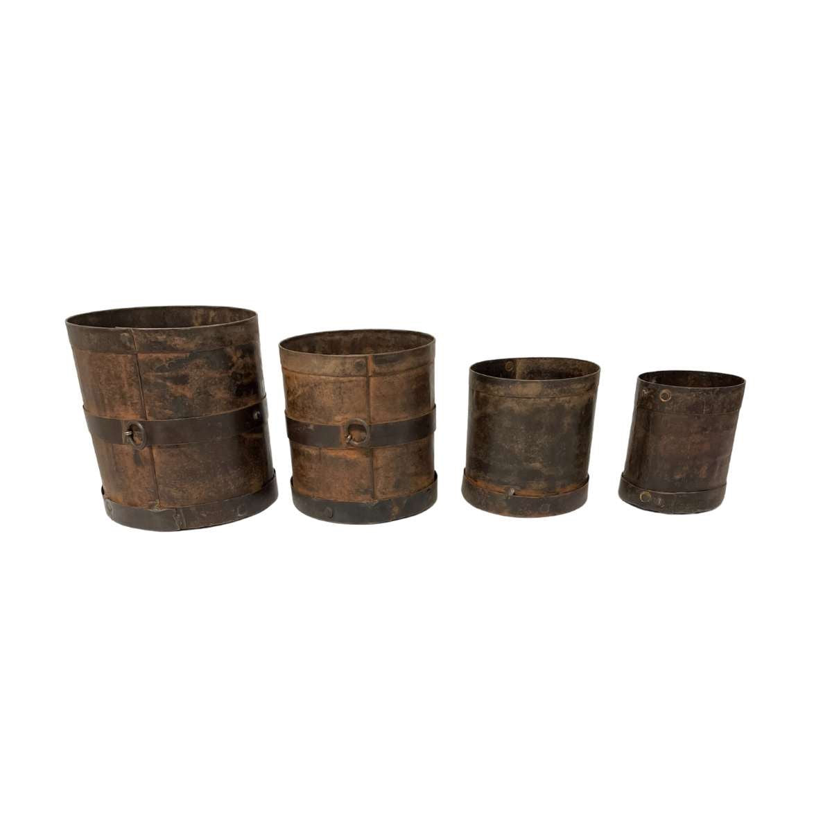 Vintage Iron Pots | REVOLOGY